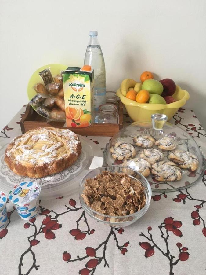 8 Di Cuori Acomodação com café da manhã Rimini Exterior foto